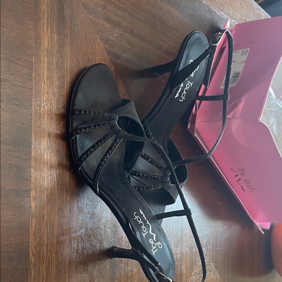 Touch of Nina Elegant Black Heels - Picture 3 of 3